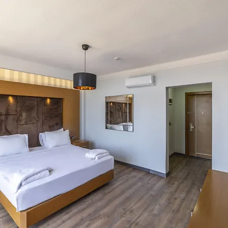 Tangiers Ex Marina Bay Hotel *